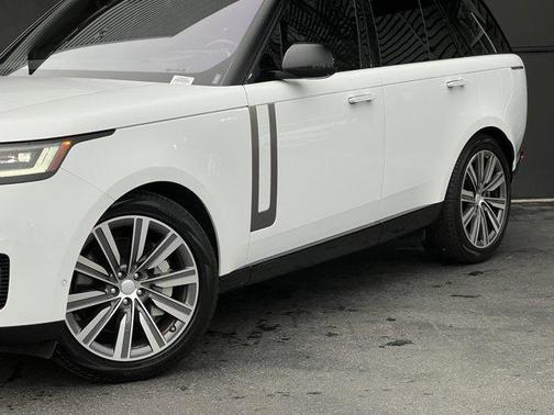 2023 Land Rover Range Rover P530 SE
