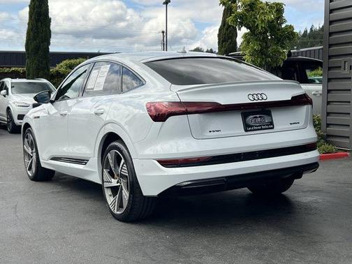 2022 Audi e-tron S line Premium