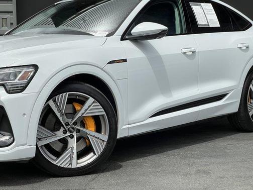 2022 Audi e-tron S line Premium