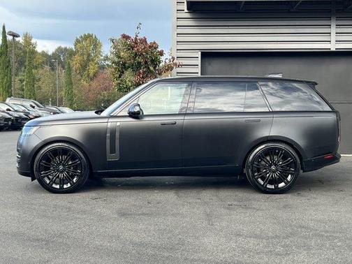 2025 Land Rover Range Rover P400 SE 7 Seat