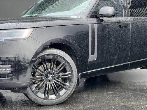 2025 Land Rover Range Rover P400 SE 7 Seat