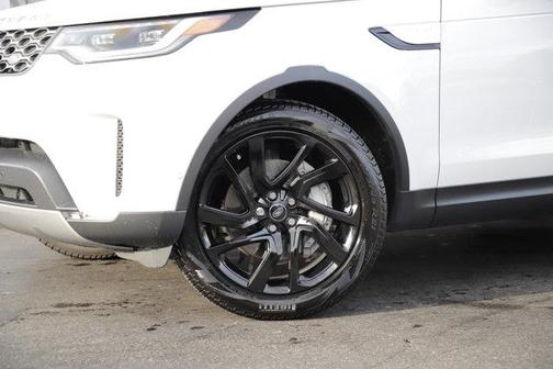 2025 Land Rover Discovery P300 S