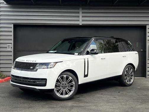 2025 Land Rover Range Rover P530 SE 7 Seat