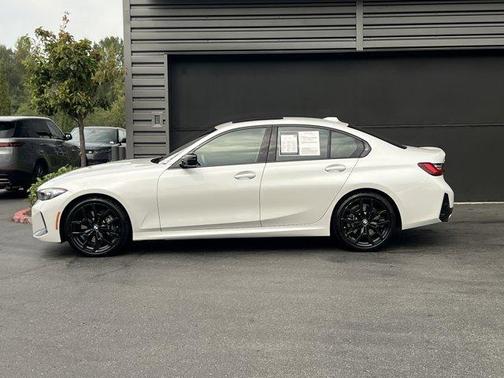 2025 BMW 330 i xDrive