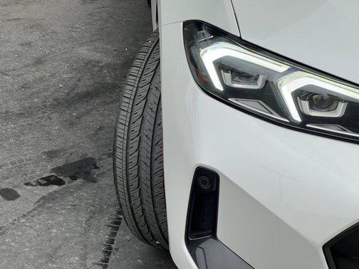 2025 BMW 330 i xDrive
