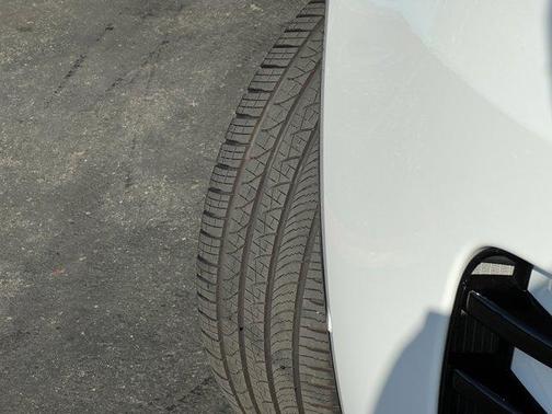 2024 Land Rover Discovery P360 Dynamic SE