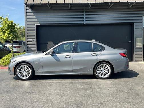 2023 BMW 330e xDrive