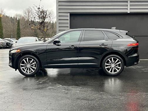 2025 Jaguar F-PACE P400 R-Dynamic S