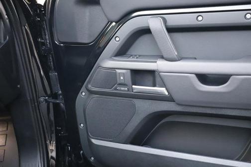 2025 Land Rover Defender P400 X