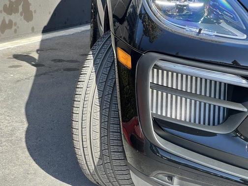 2024 Porsche Macan S