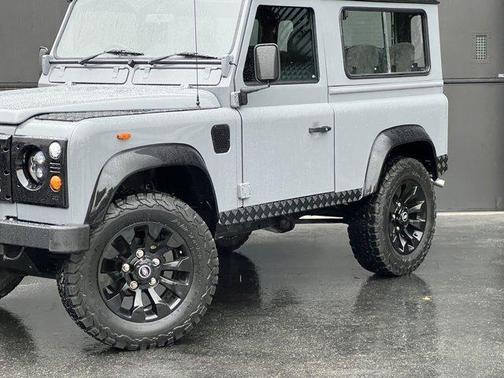 1987 Land Rover Defender 