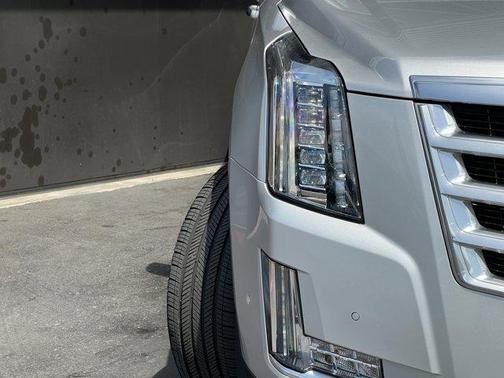 2020 Cadillac Escalade ESV Luxury