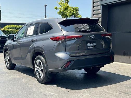 2023 Toyota Highlander Hybrid XLE