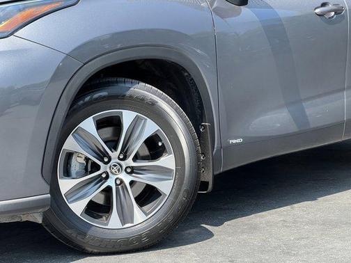 2023 Toyota Highlander Hybrid XLE
