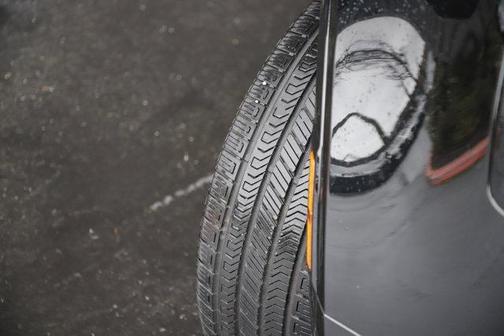 2025 Land Rover Defender P400 X-Dynamic SE