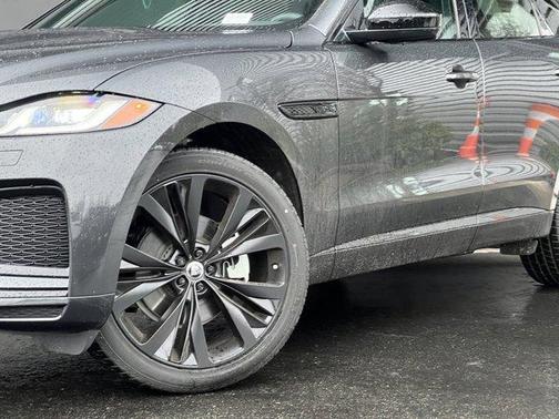 2025 Jaguar F-PACE P250 R-Dynamic S