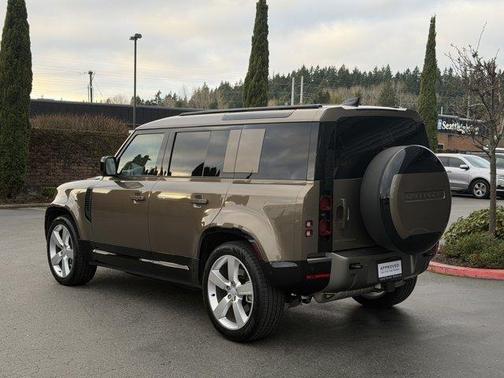 2025 Land Rover Defender P400 X-Dynamic SE