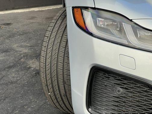 2022 Jaguar XF P300 R-Dynamic SE