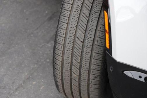 Borasco Grey 2026 Land Rover Defender P400 X-Dynamic SE