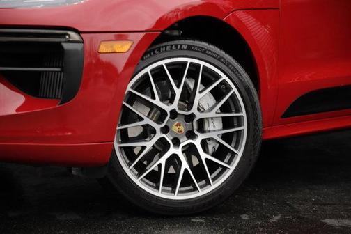 Carmine Red 2020 Porsche Macan Turbo