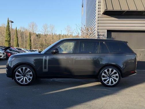 2026 Land Rover Range Rover P530 SE 7 Seat