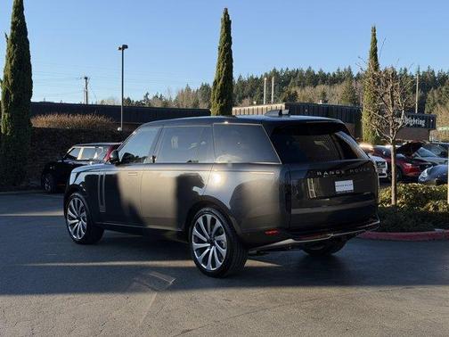 2026 Land Rover Range Rover P530 SE 7 Seat
