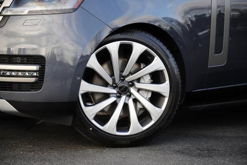 2026 Land Rover Range Rover P530 SE