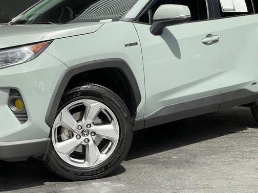 2021 Toyota RAV4 Hybrid XLE Premium