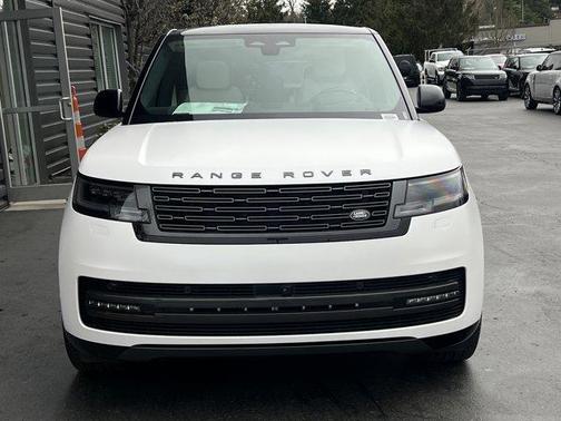 2025 Land Rover Range Rover P530 SE