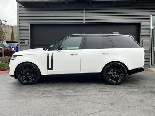 2025 Land Rover Range Rover P530 SE