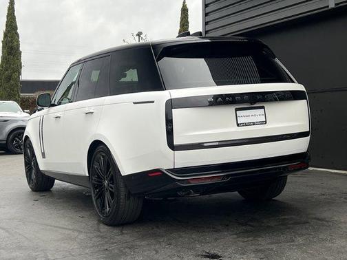 2025 Land Rover Range Rover P530 SE