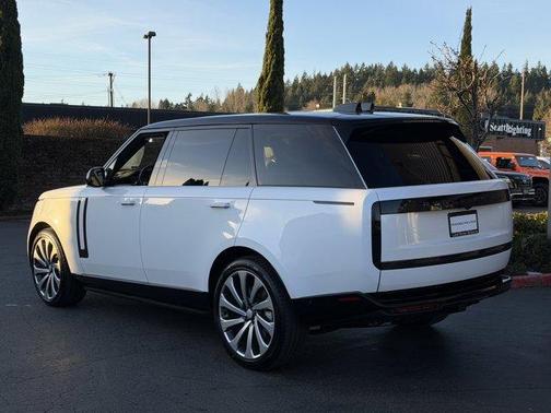 2025 Land Rover Range Rover P530 SE 7 Seat