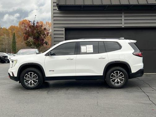 2024 GMC Acadia AT4