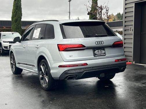 2025 Audi Q7 55 Premium Plus
