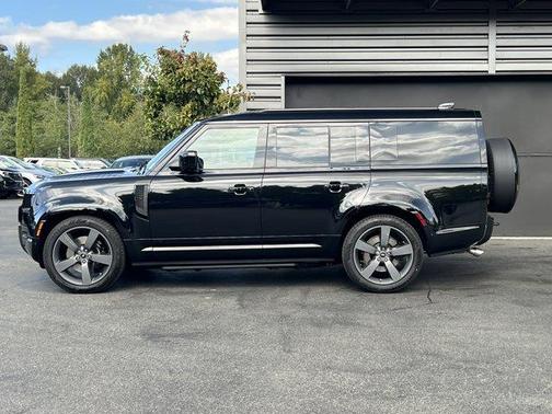 2025 Land Rover Defender P500 V8