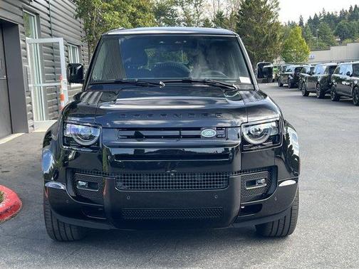 2025 Land Rover Defender P500 V8