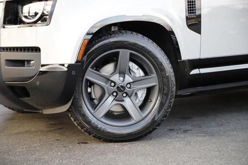 2026 Land Rover Defender P400 X-Dynamic SE