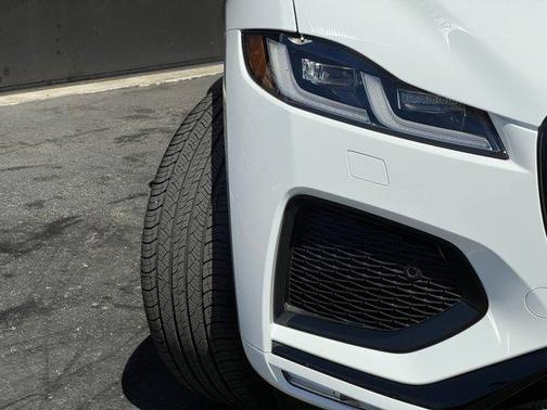 2025 Jaguar F-PACE P250 R-Dynamic S