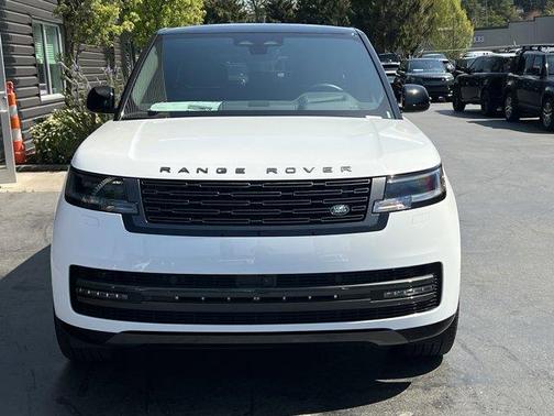 2025 Land Rover Range Rover P530 SE