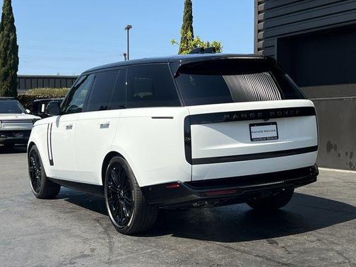 2025 Land Rover Range Rover P530 SE