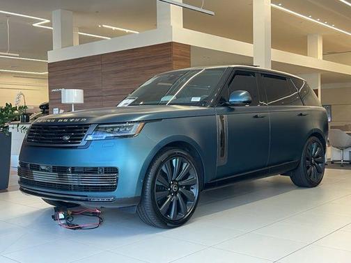 2025 Land Rover Range Rover P615 SV