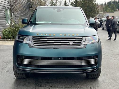 2025 Land Rover Range Rover P615 SV
