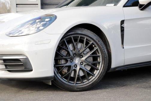 2020 Porsche Panamera 4