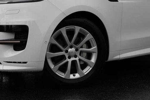 Fuji White 2025 Land Rover Range Rover Sport P400 Dynamic SE