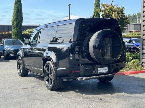 2025 Land Rover Defender P400 X