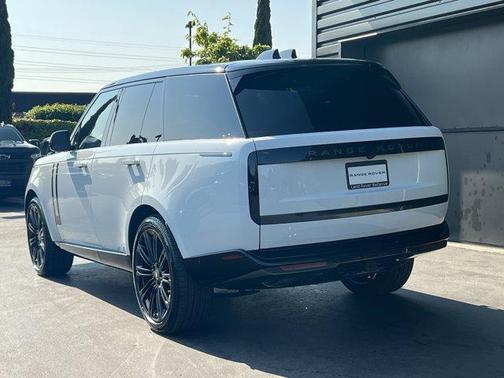 2025 Land Rover Range Rover P400 SE
