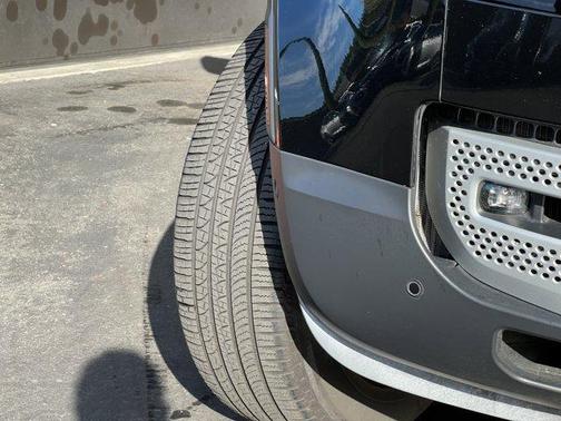 2025 Land Rover Defender P300