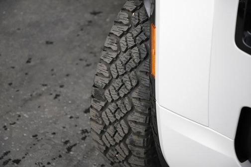 2026 Land Rover Defender V8