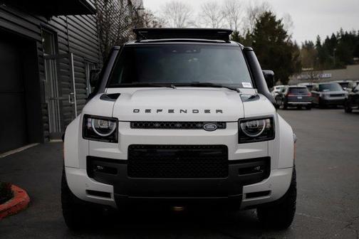 2026 Land Rover Defender V8