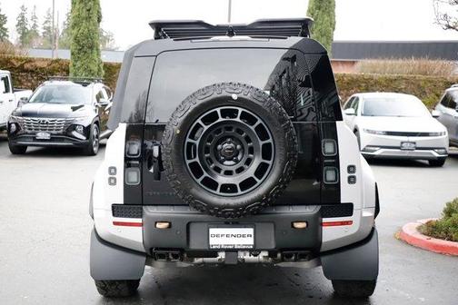 2026 Land Rover Defender V8